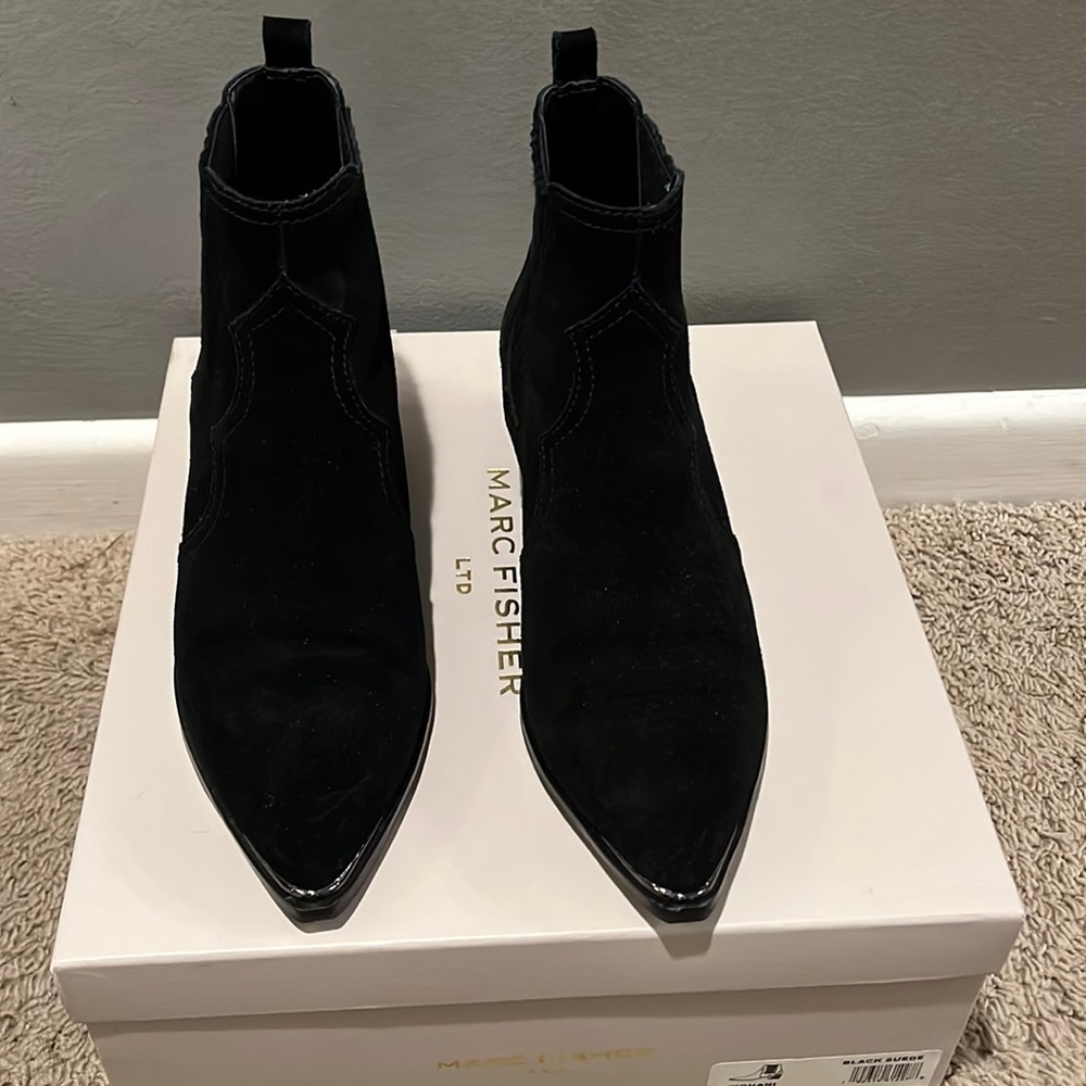 Marc Fisher miYOHANI size 6.5 black suede